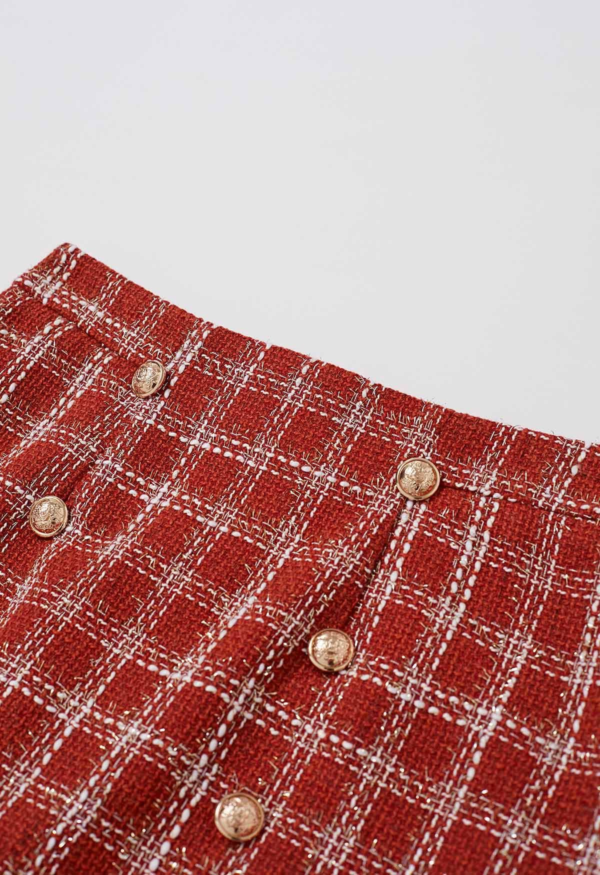 Mini-jupe en tweed à carreaux rouges avec boutons dorés
