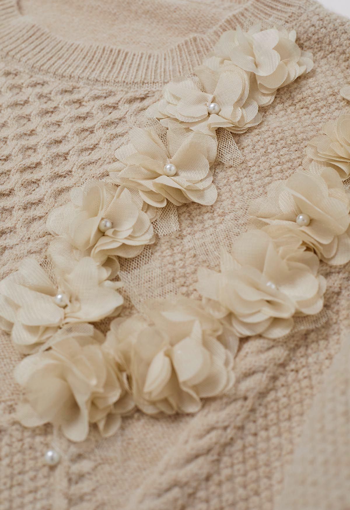Pull en tricot nacré à fleurs 3D en sable