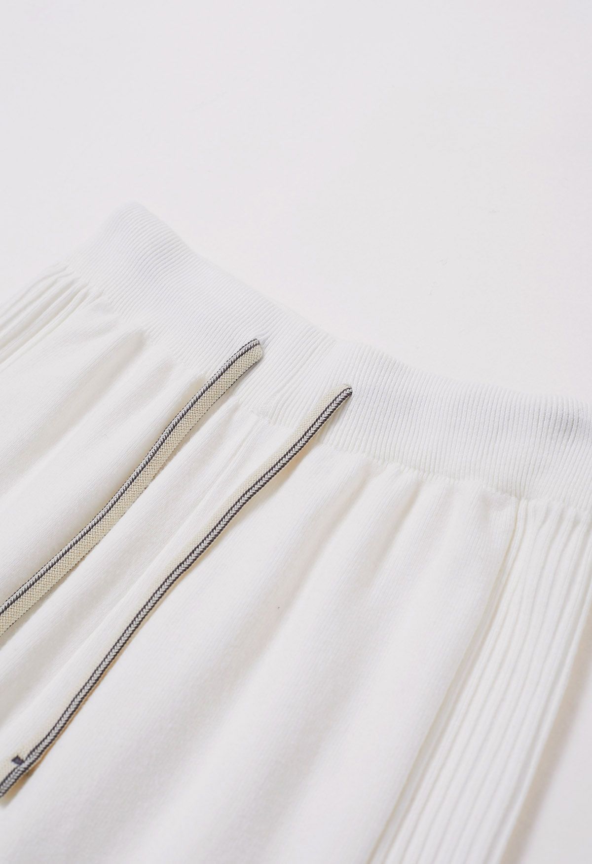 Pantalon en tricot côtelé avec cordon de serrage à la taille, blanc
