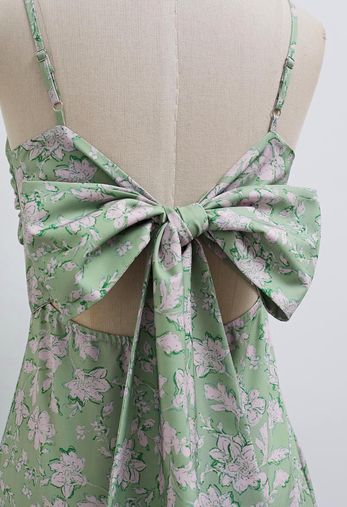 Robe caraco à imprimé floral et nœud papillon au dos en vert