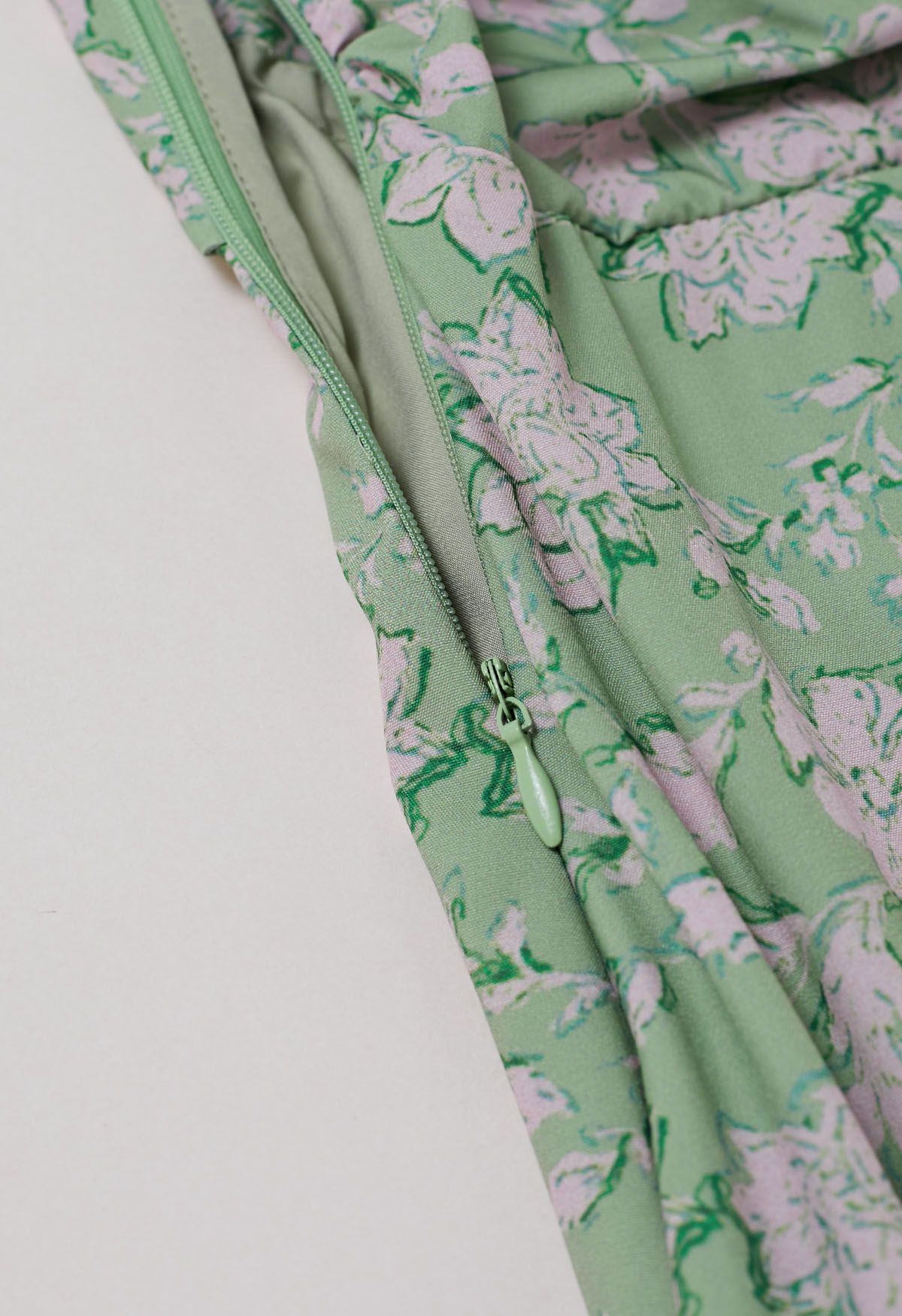 Robe caraco à imprimé floral et nœud papillon au dos en vert