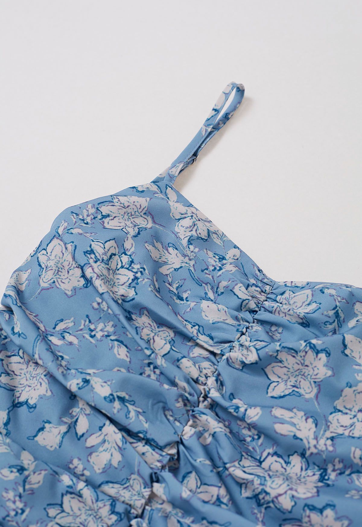 Robe caraco à imprimé floral et nœud papillon au dos en bleu