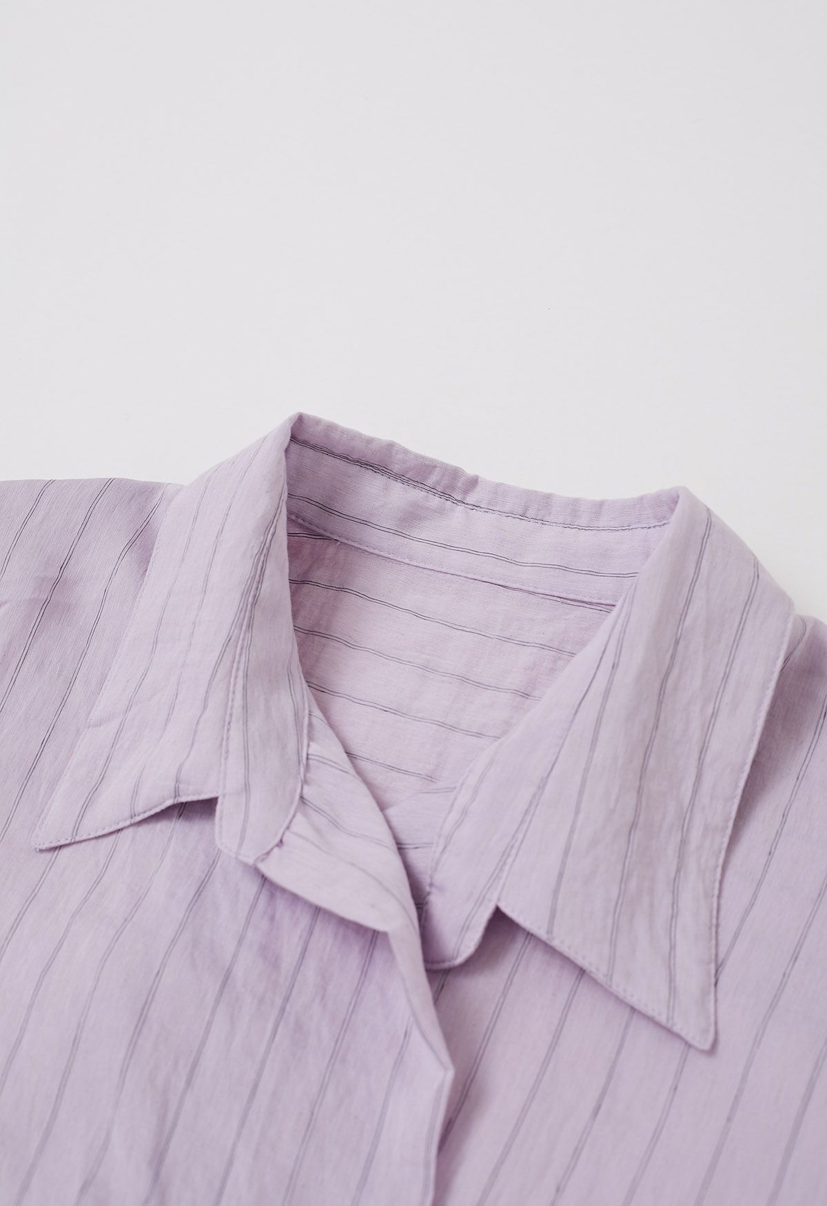 Chemise rayée à col et poches plaquées en lilas