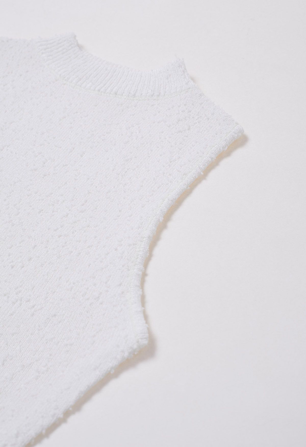 Robe longue sans manches en tricot texturé à franges en blanc