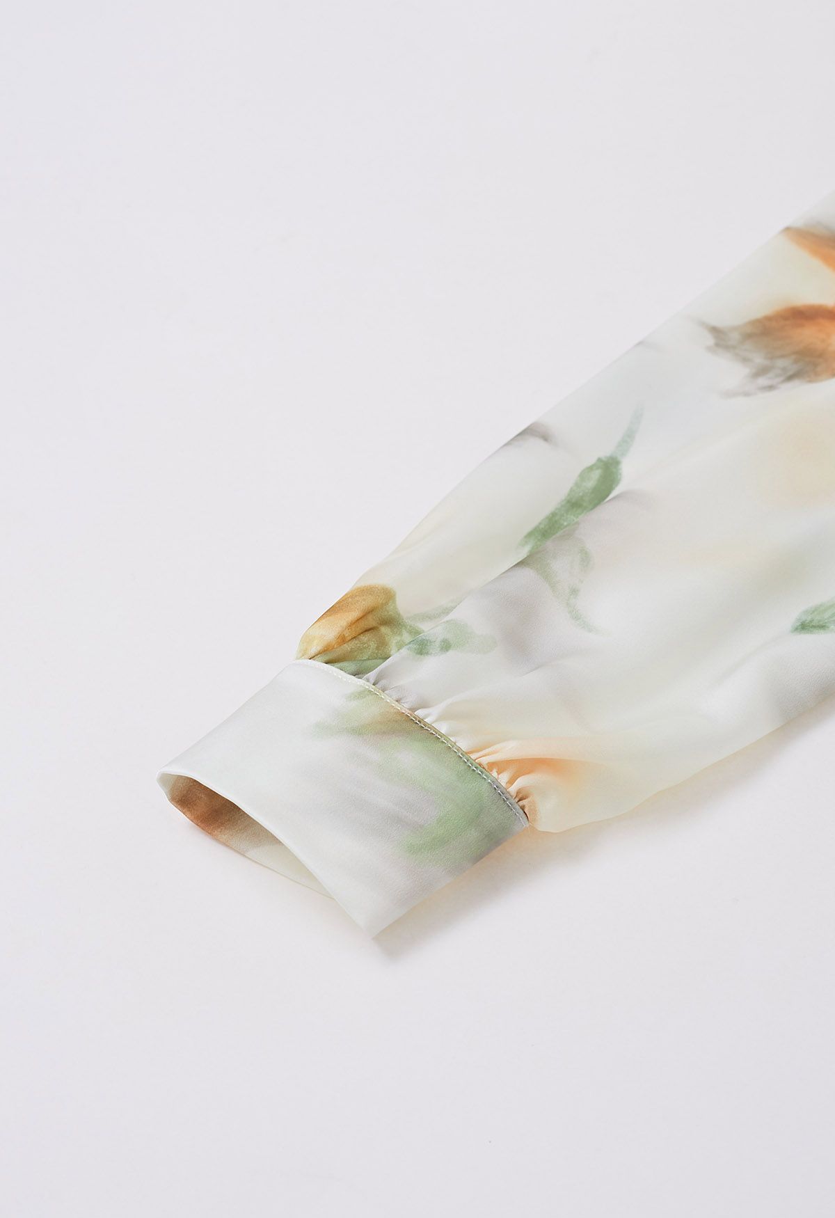 Haut en satin à imprimé floral aquarelle avec tour de cou en pistache