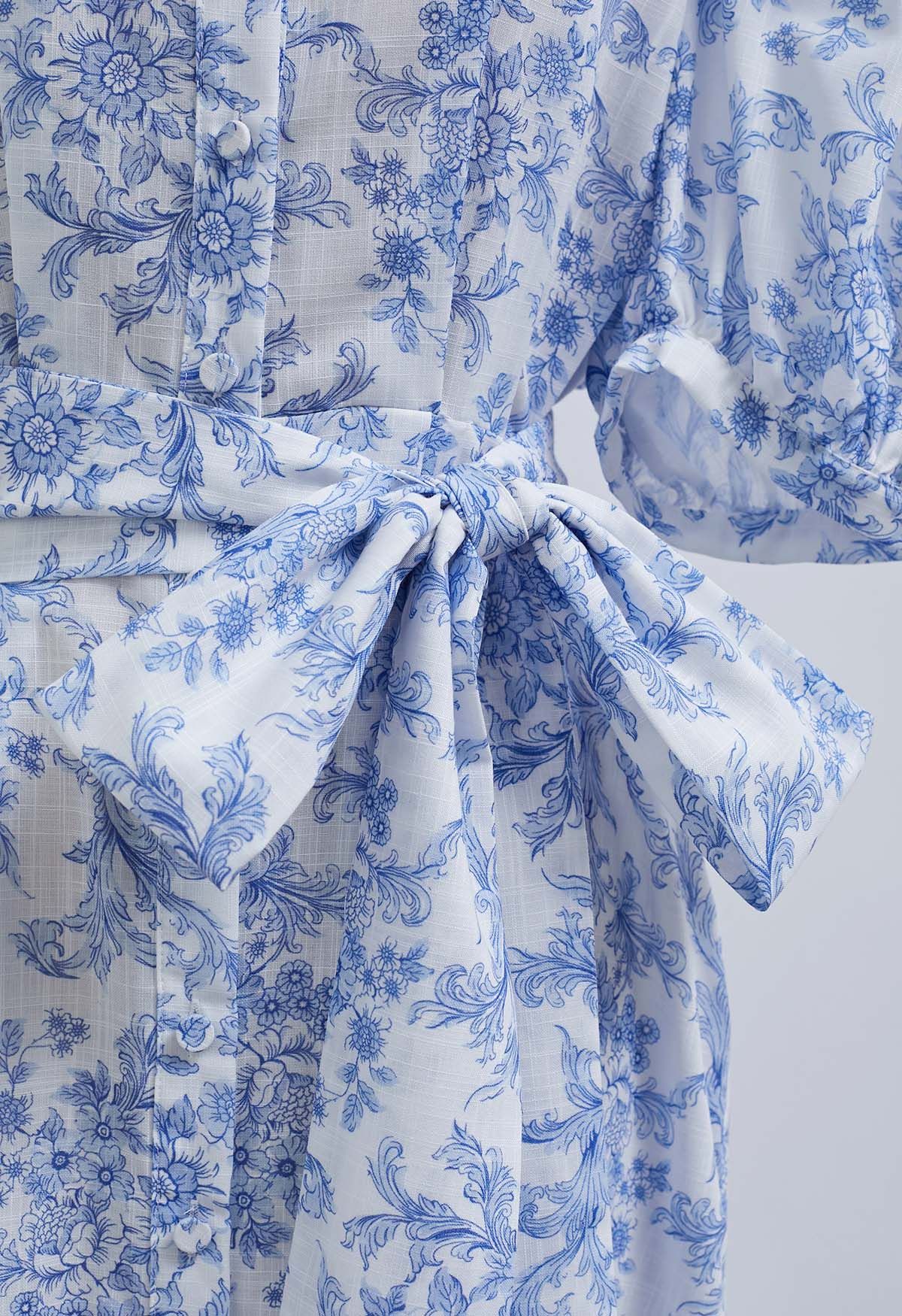 Robe boutonnée en coton à manches bouffantes et imprimé floral et vigne en bleu clair