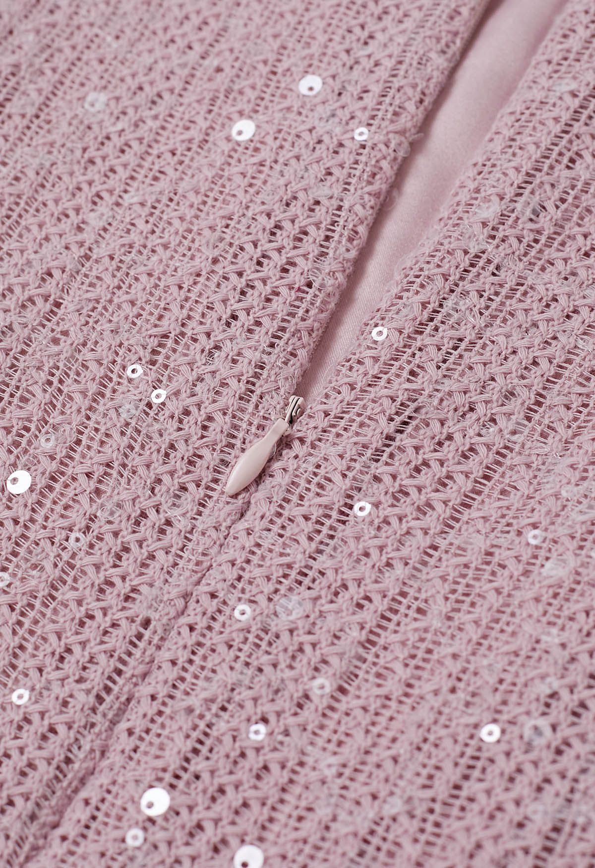 Robe à volants et sequins scintillants avec tour de cou en rose