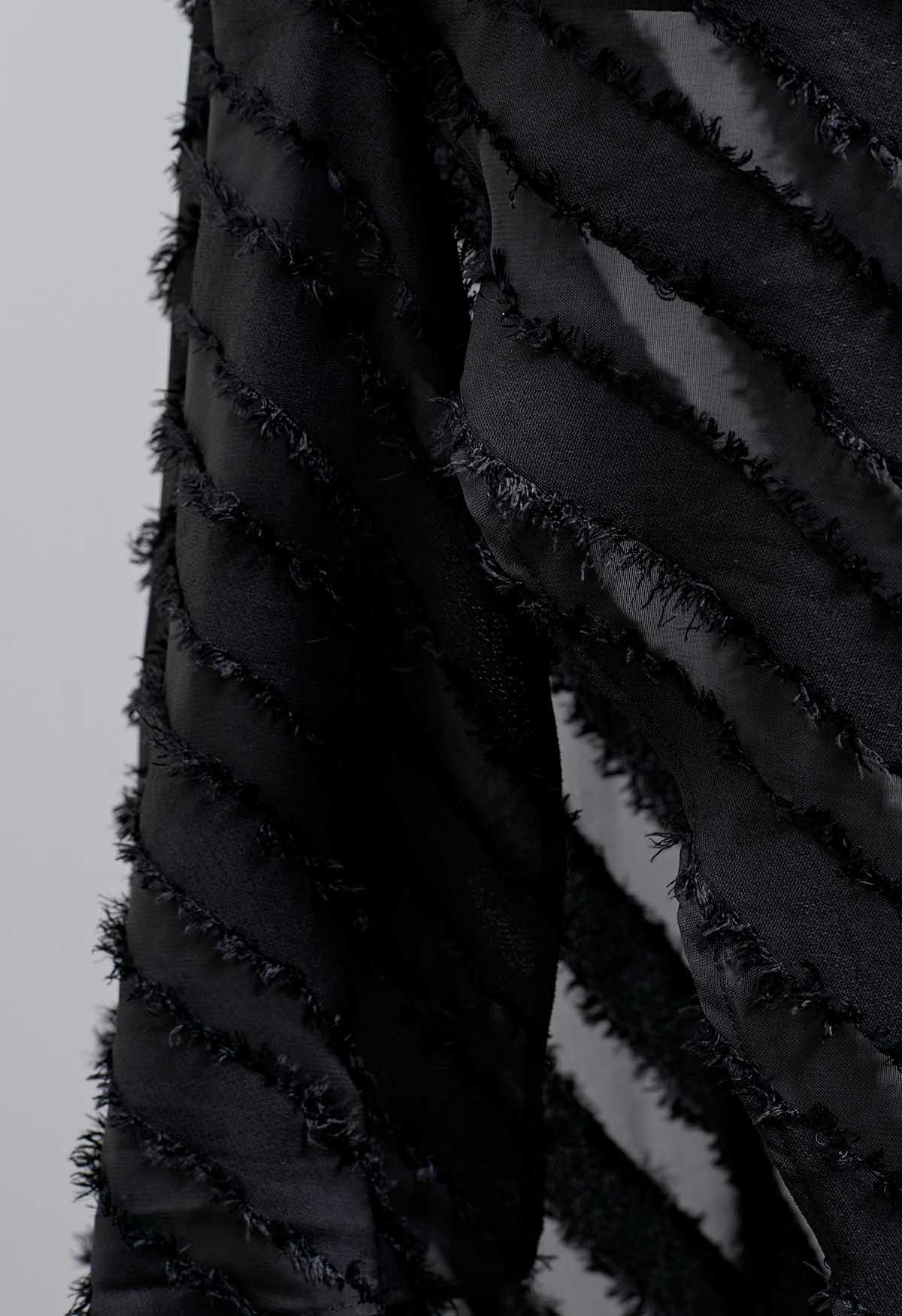 Robe caraco fendue à rayures et franges en noir