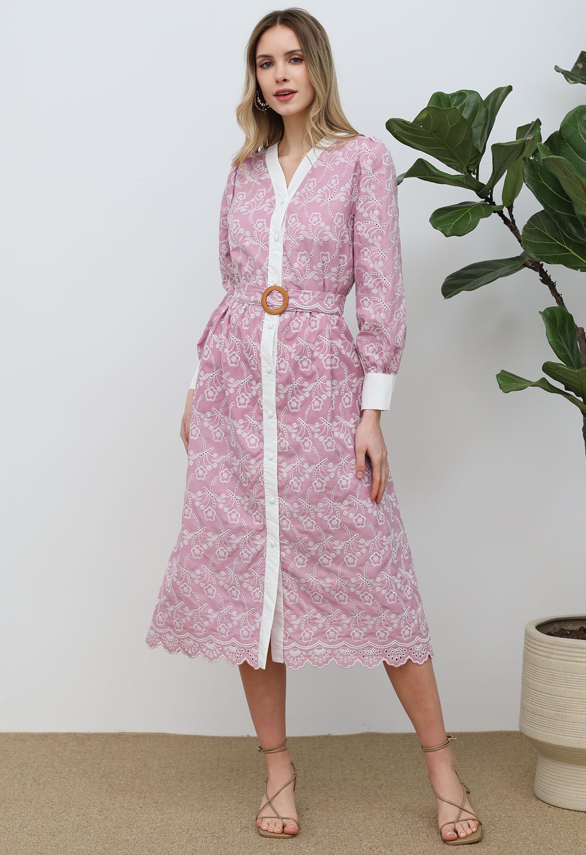 Robe boutonnée brodée Dancing Floret en rose