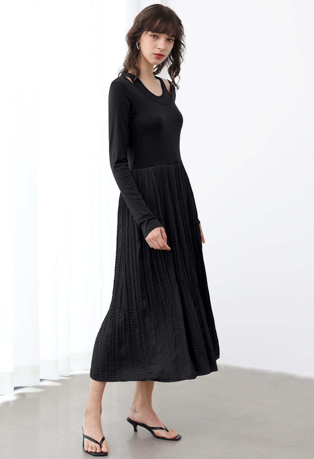 Fausse robe mi-longue épissée deux pièces en noir