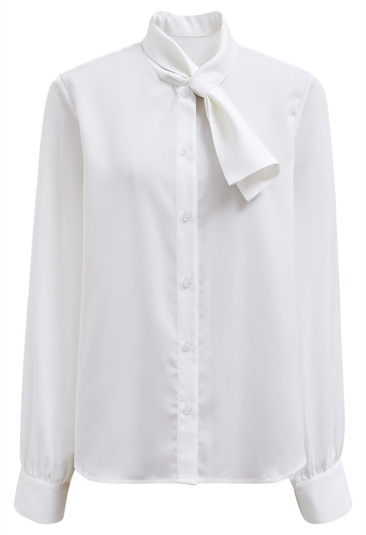 Chemise boutonnée en satin à col noué en blanc