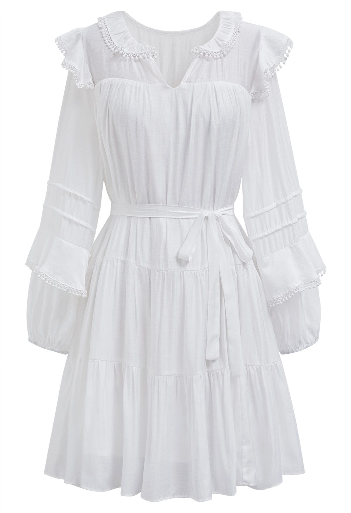 Mini-robe à manches étagées et détails de franges en blanc