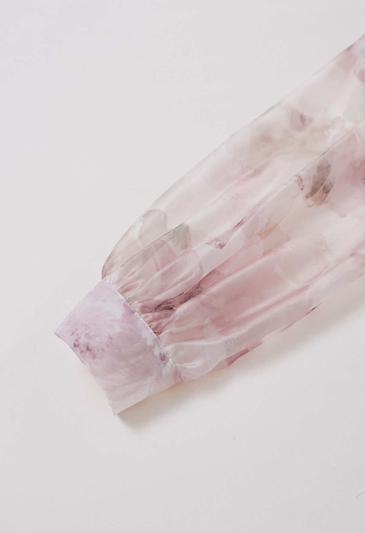 Chemise transparente florale aquarelle à col nœud papillon en rose