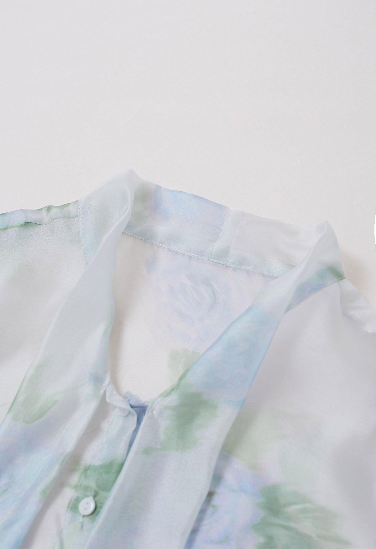 Chemise transparente à nœud floral et aquarelle passionnante en bleu