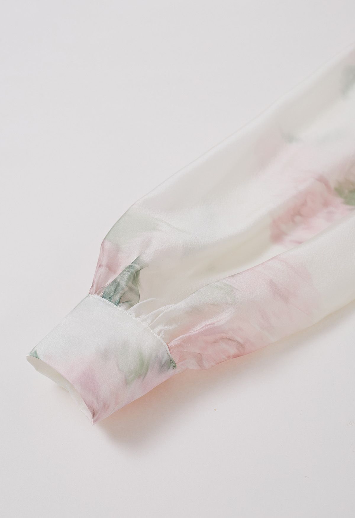 Chemise transparente à nœud floral et aquarelle passionnante en crème