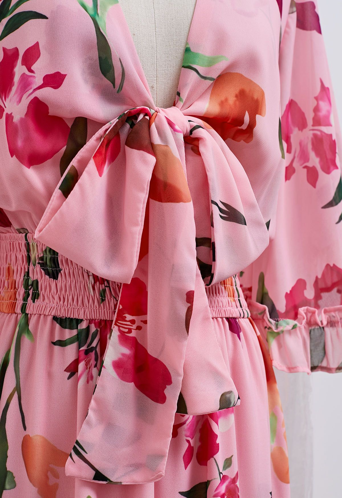 Robe longue à col en V nouée sur le devant Pink Blossom