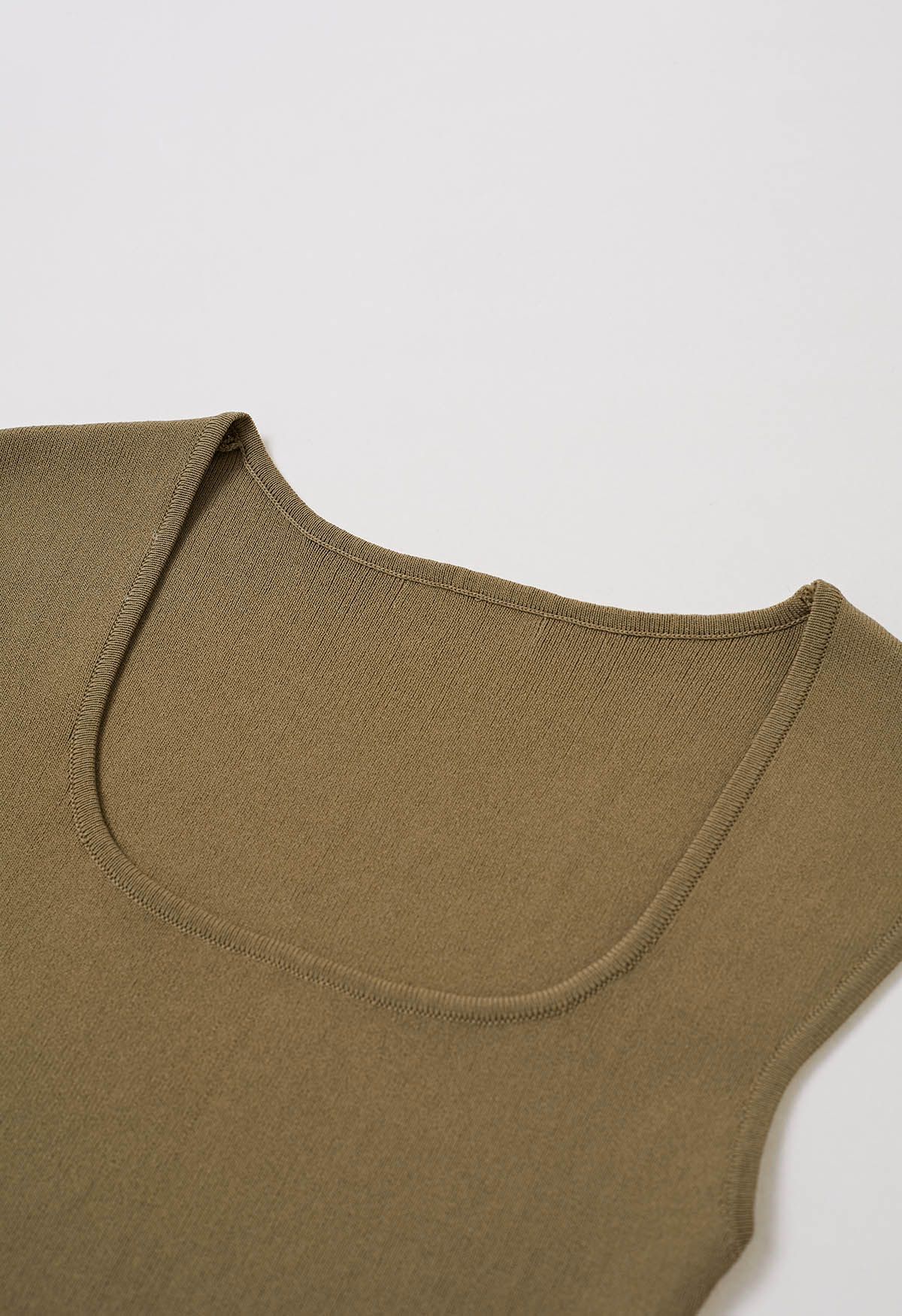 Haut en tricot sans manches à col carré avec ceinture en olive