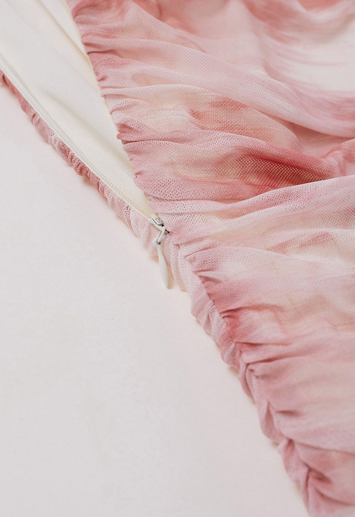 Robe midi à larges bretelles en maille froncée aquarelle en rose