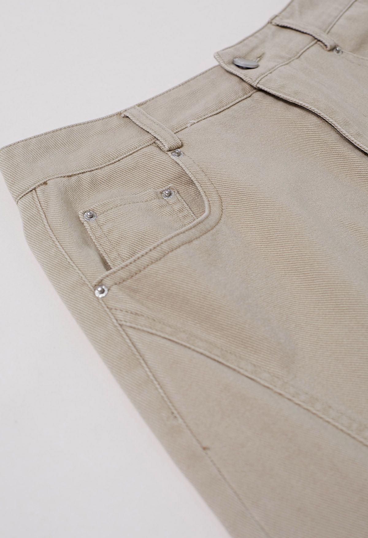 Jupe en jean avec poches latérales et coutures kaki clair