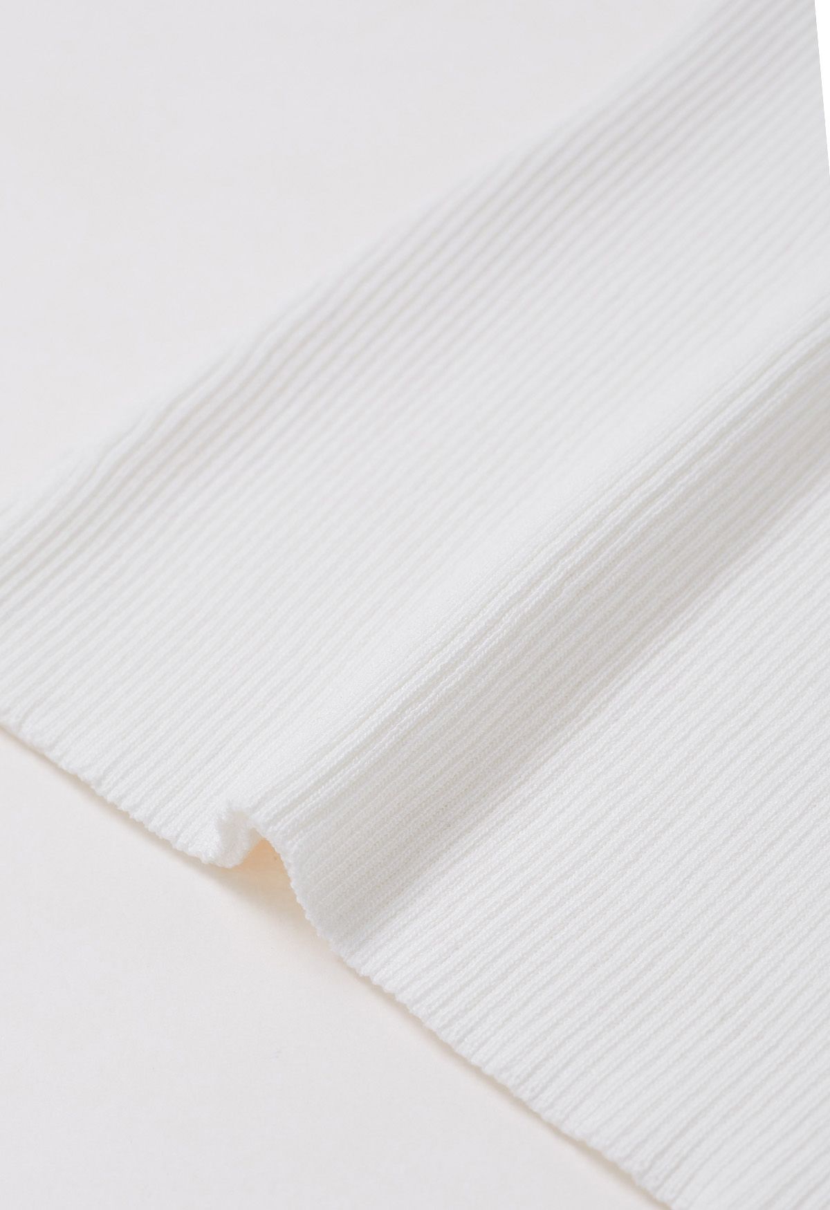 Haut en tricot sans manches à bords contrastés en blanc