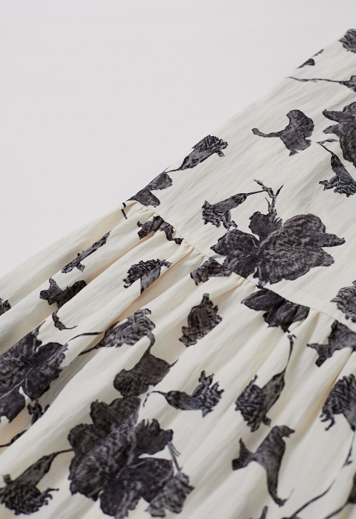 Robe longue caraco à imprimé floral en noir