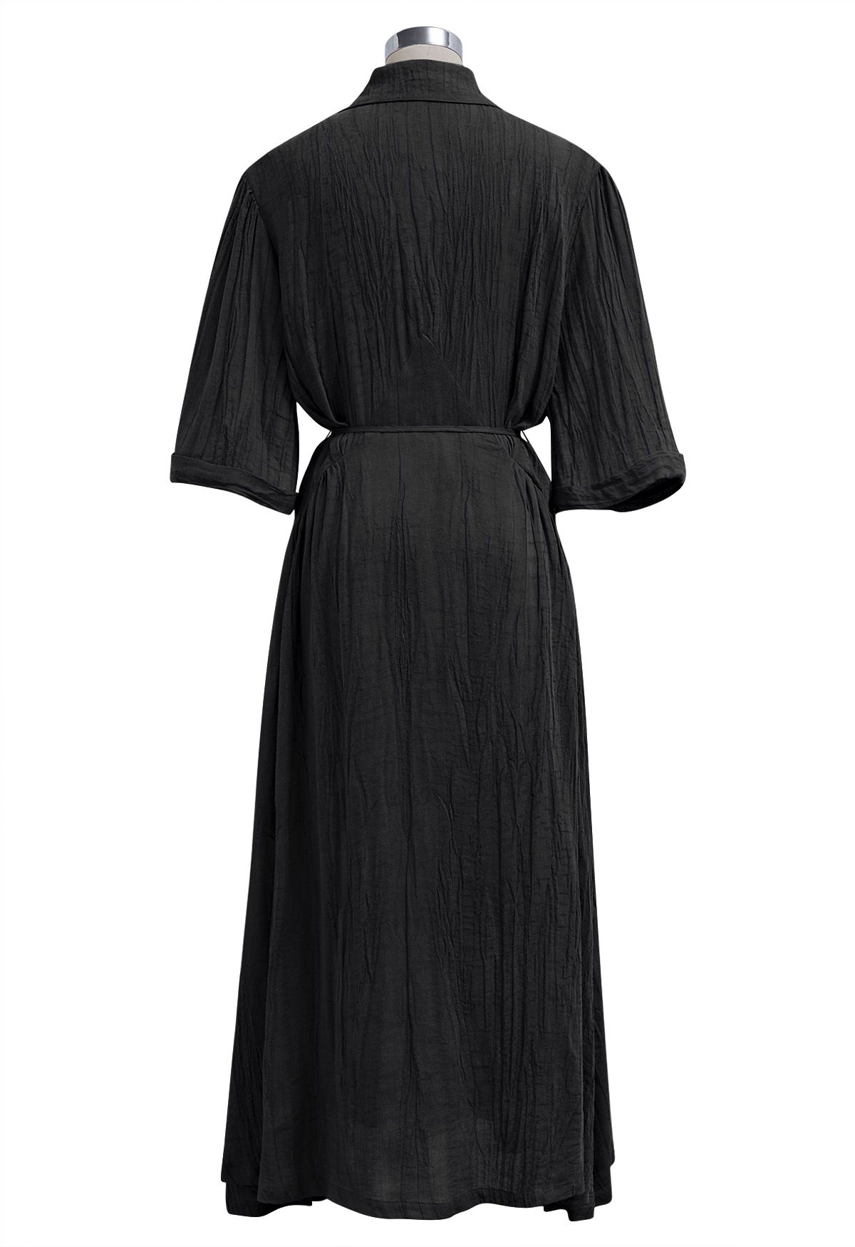 Robe chemise boutonnée à manches aux coudes et à la taille en noir