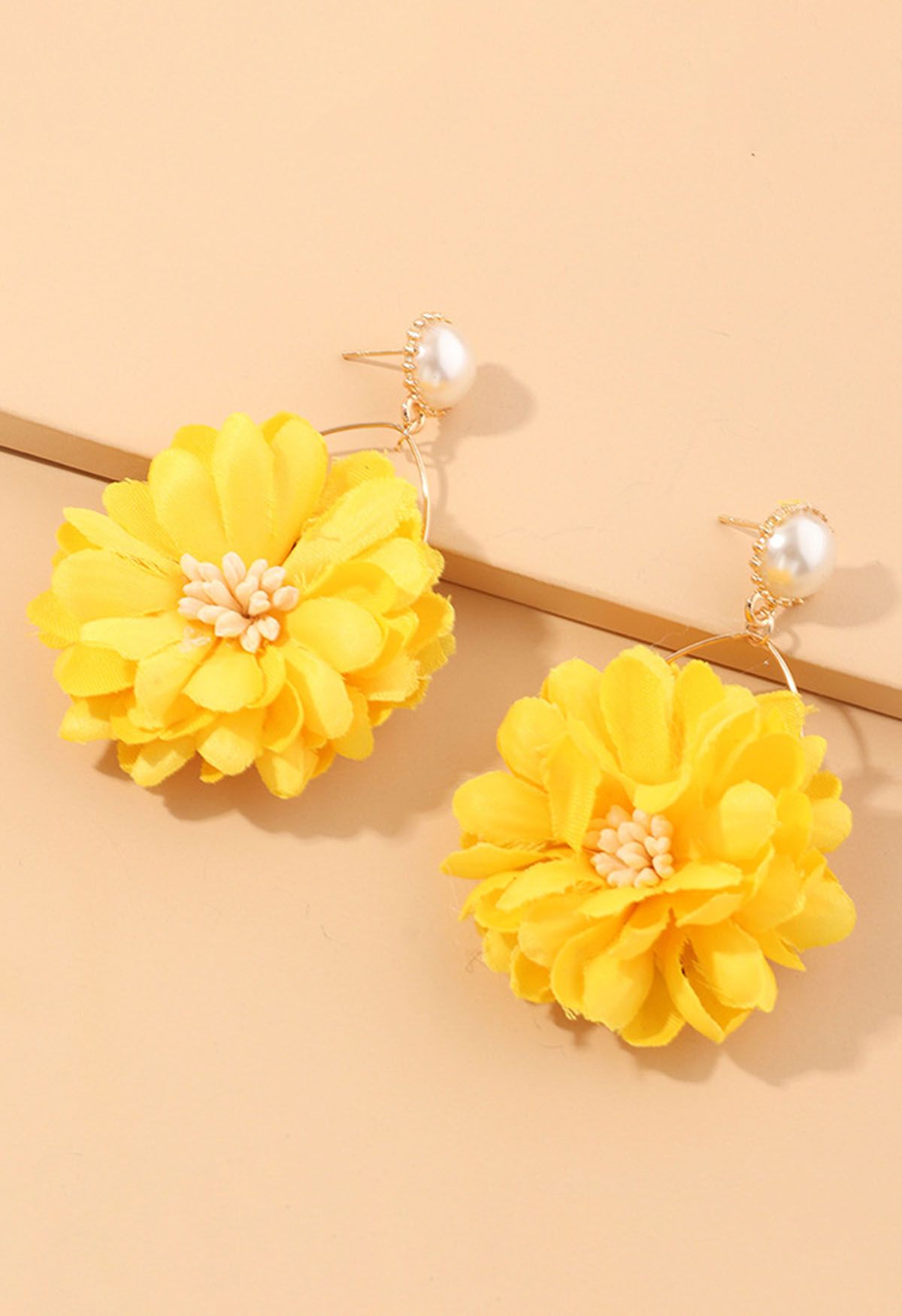 Boucles d'oreilles captivantes en perles de fleurs en jaune