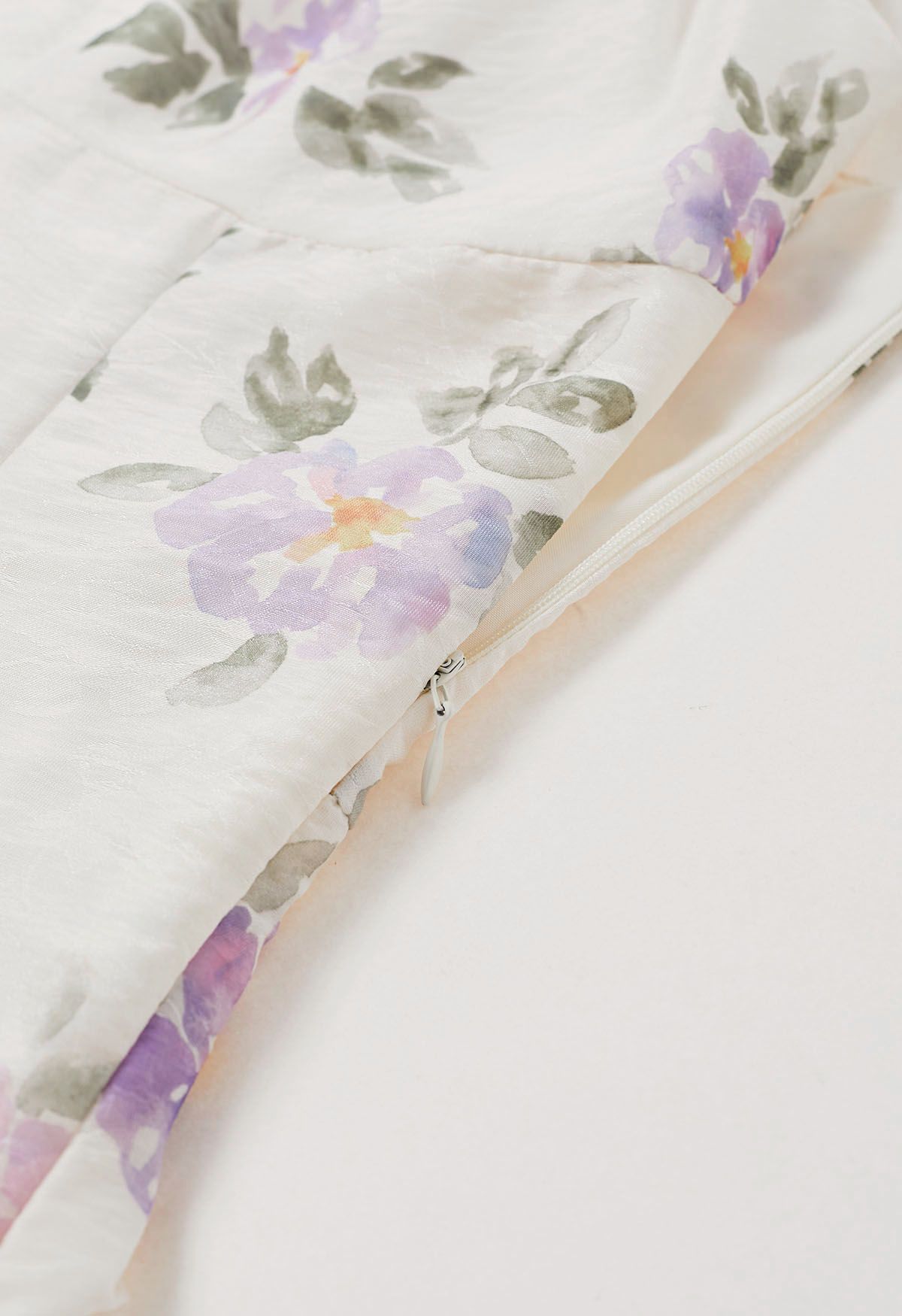 Robe caraco à volants et bordure florale aquarelle, lilas