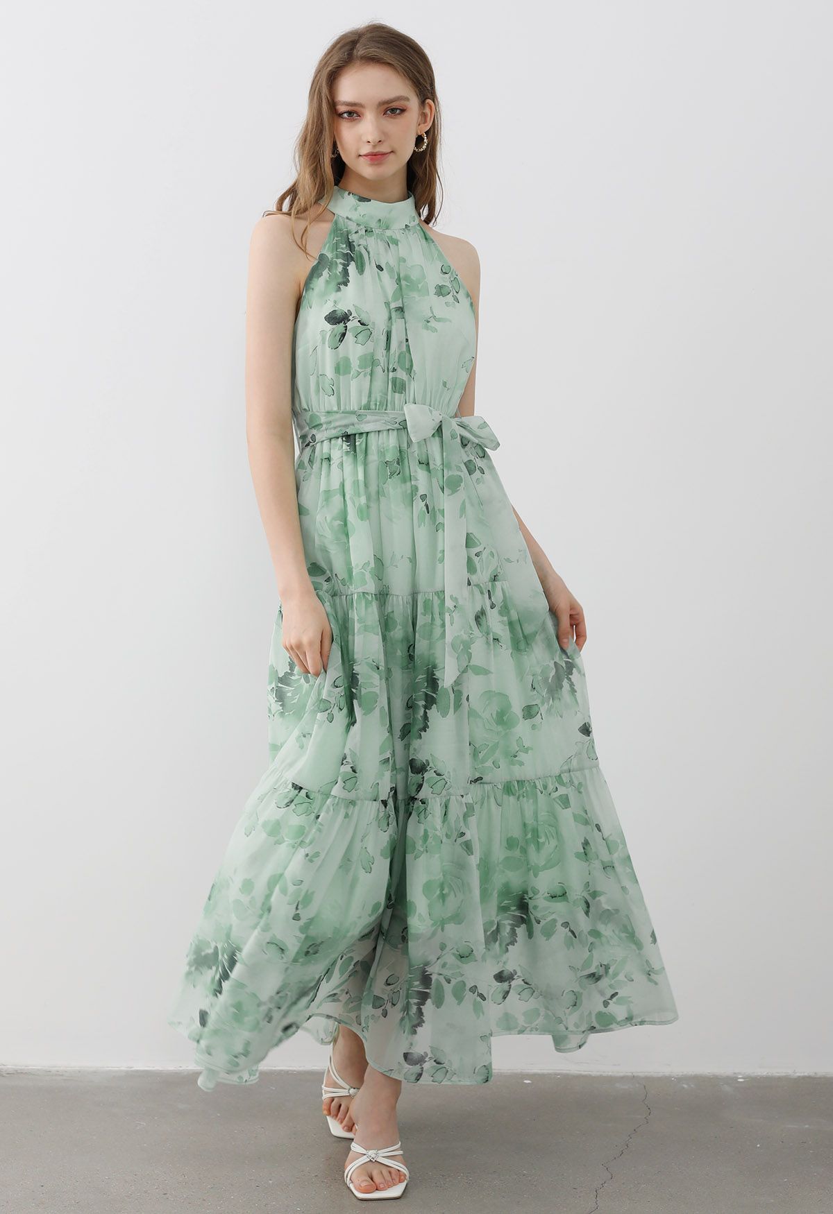 Robe longue florale a col licou et nouee a la taille couleur menthe