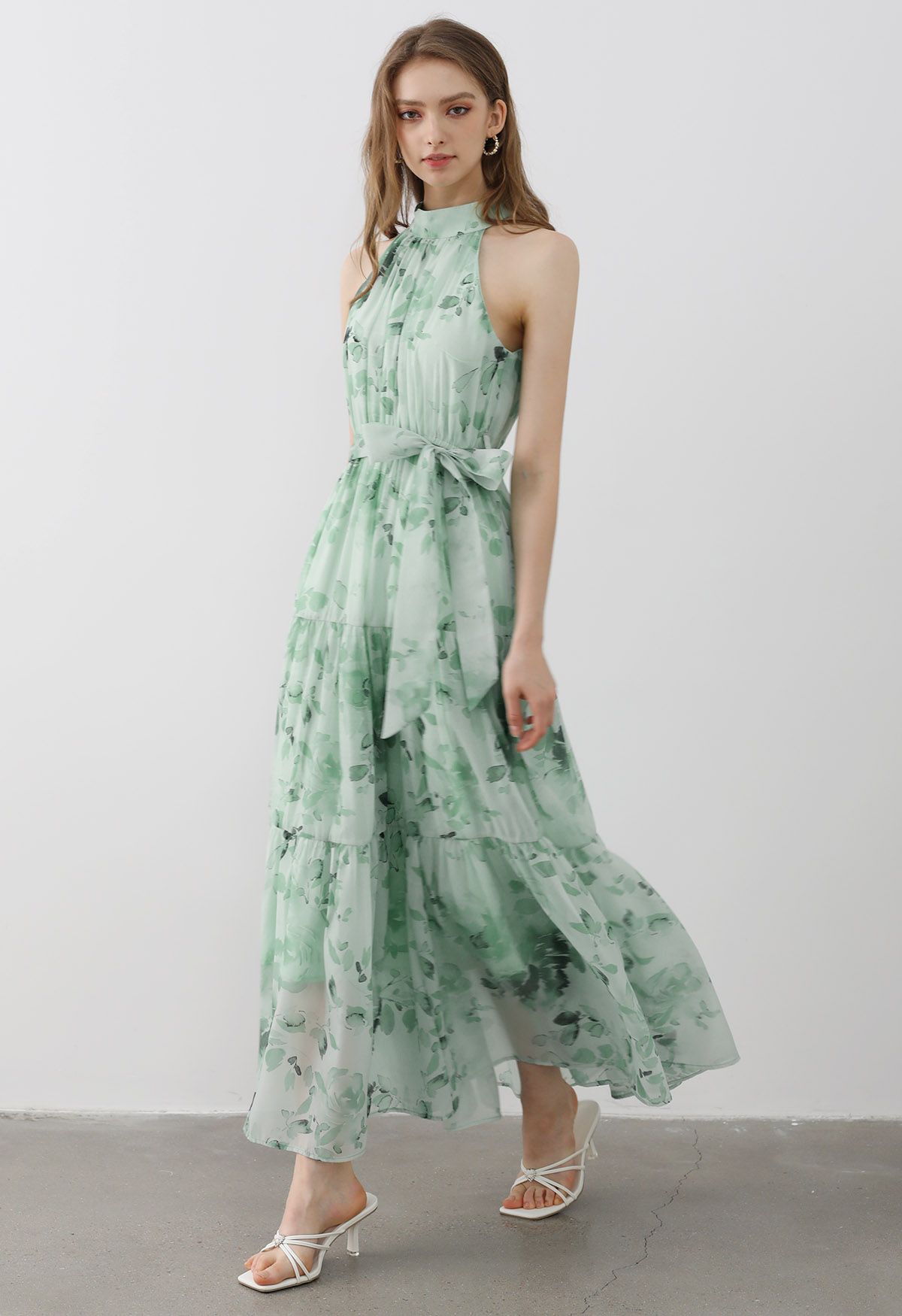 Robe longue florale à col licou et nouée à la taille, couleur menthe