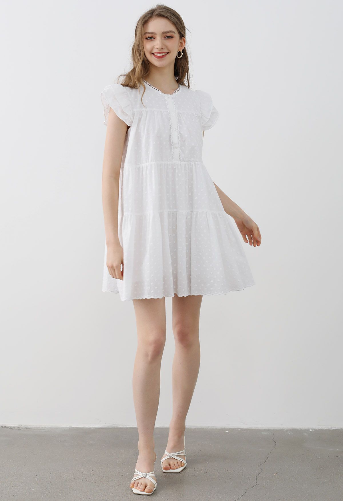 Mini-robe Dolly brodée Lovely Floret en blanc