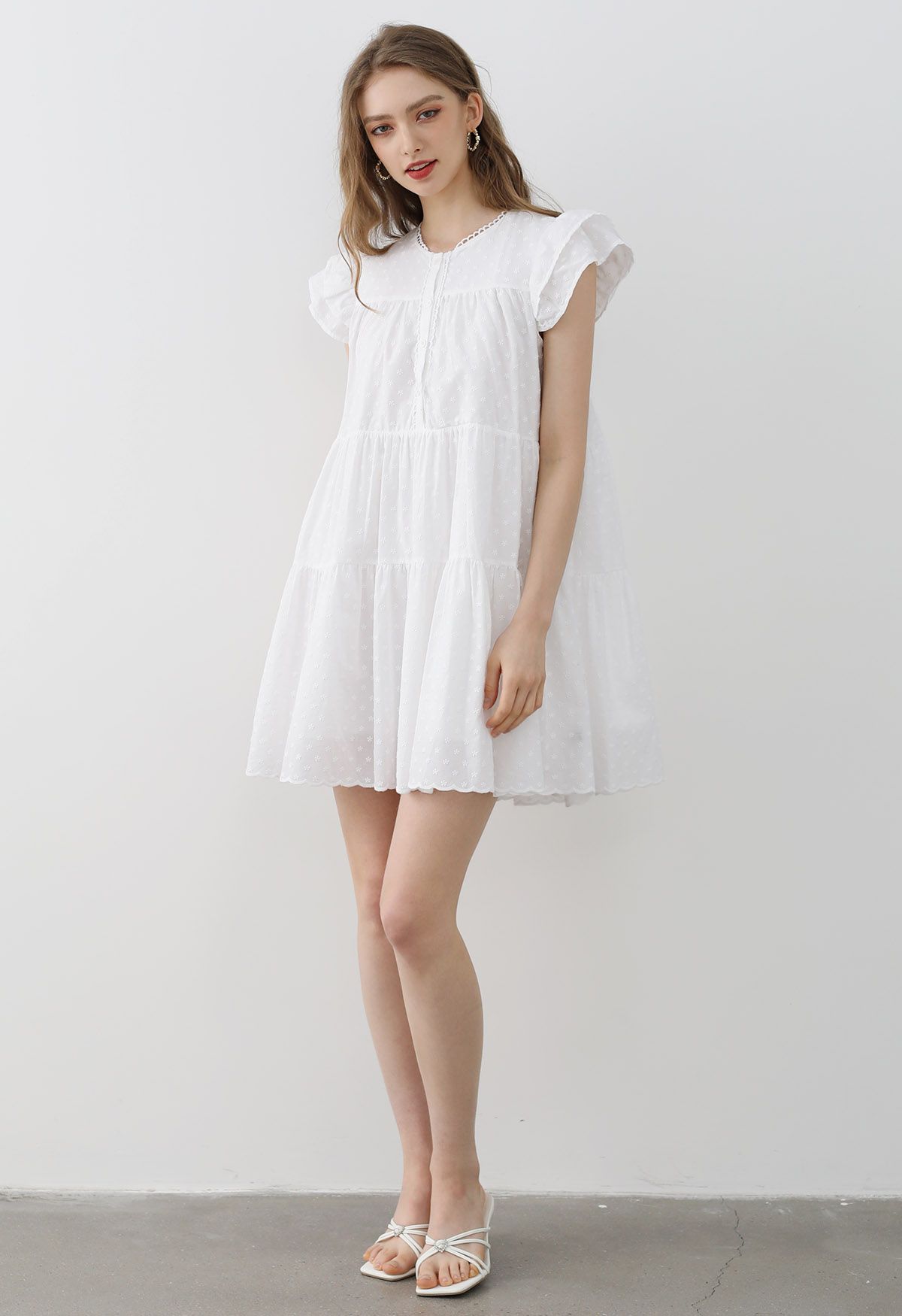 Mini-robe Dolly brodée Lovely Floret en blanc