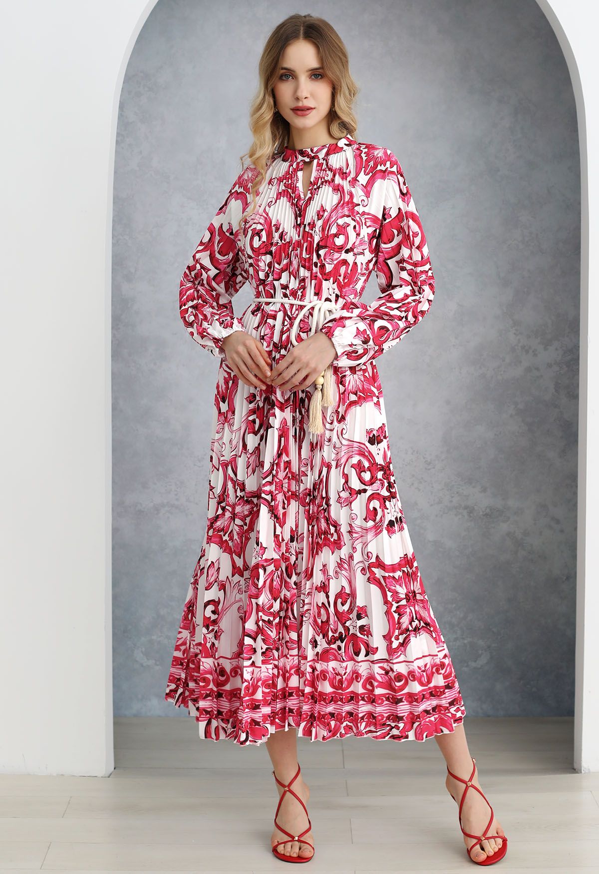 Robe longue plissée à découpes en accordéon rose