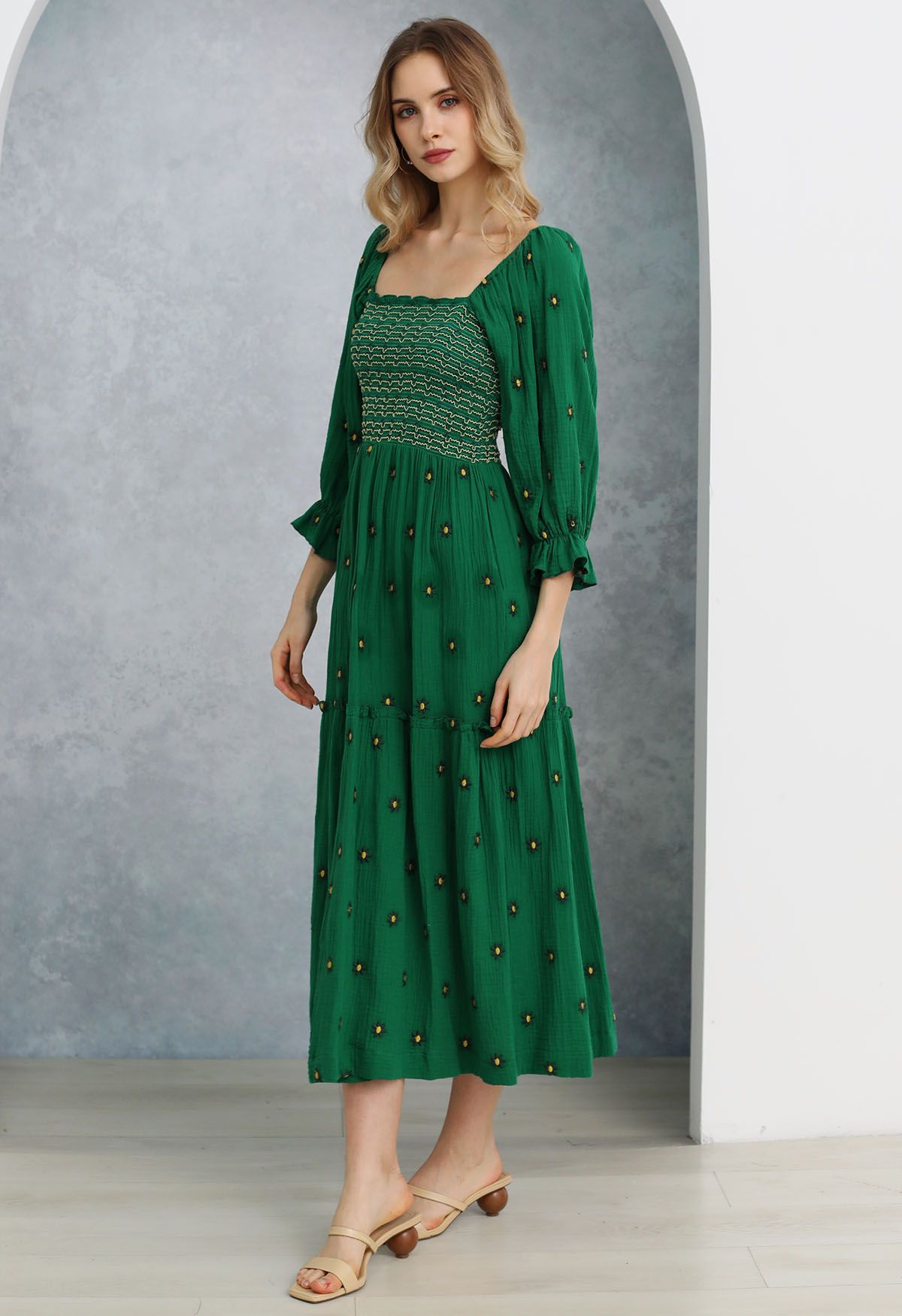 Robe midi à col carré brodée Floret en vert