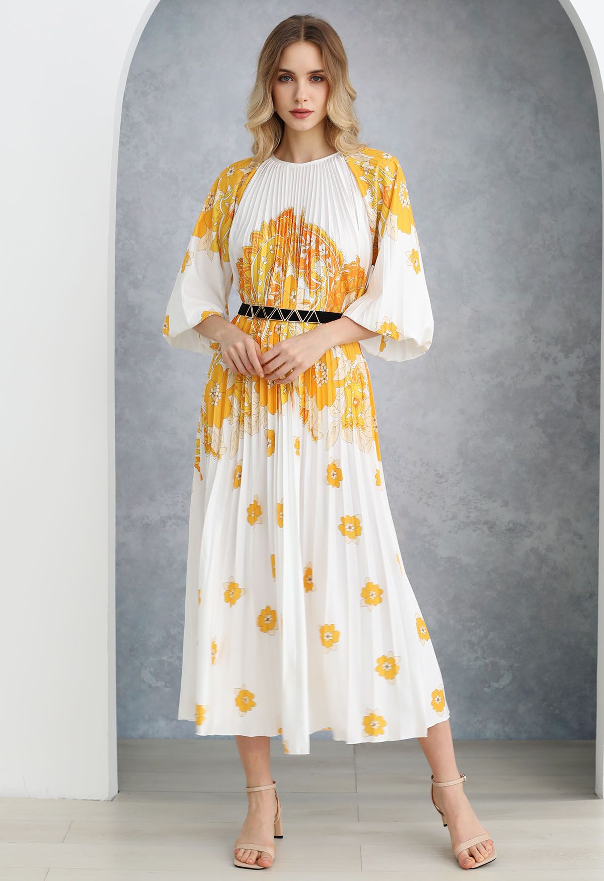 Blossoming Day - Robe longue plissée aquarelle en jaune