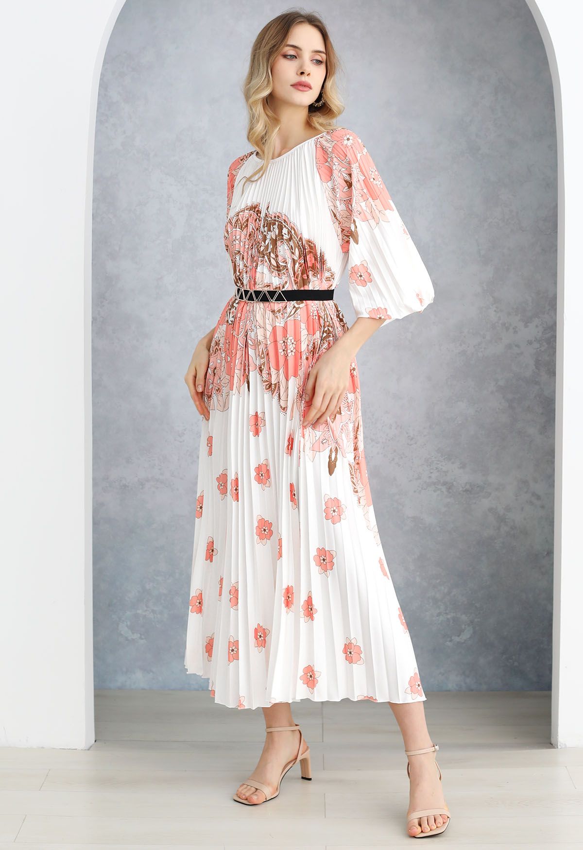 Blossoming Day - Robe longue plissée aquarelle en corail