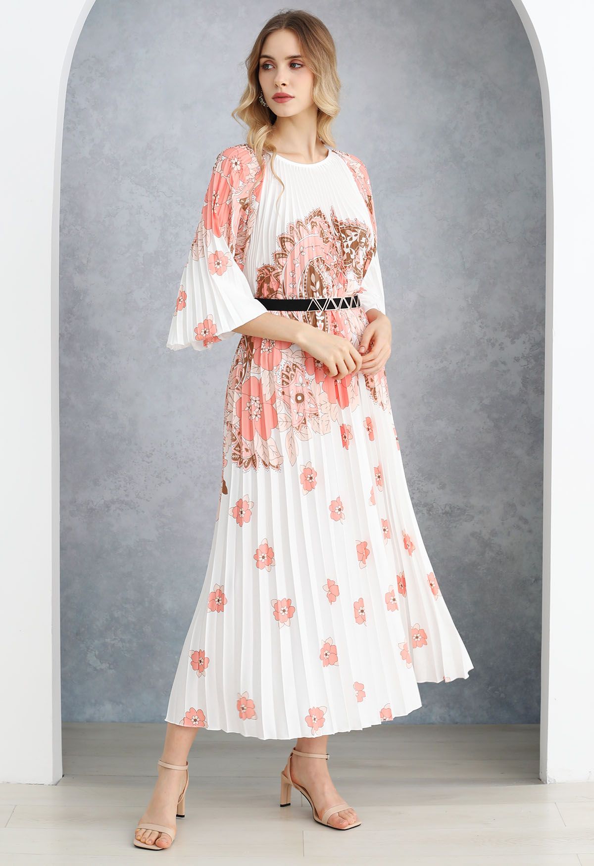 Blossoming Day - Robe longue plissée aquarelle en corail