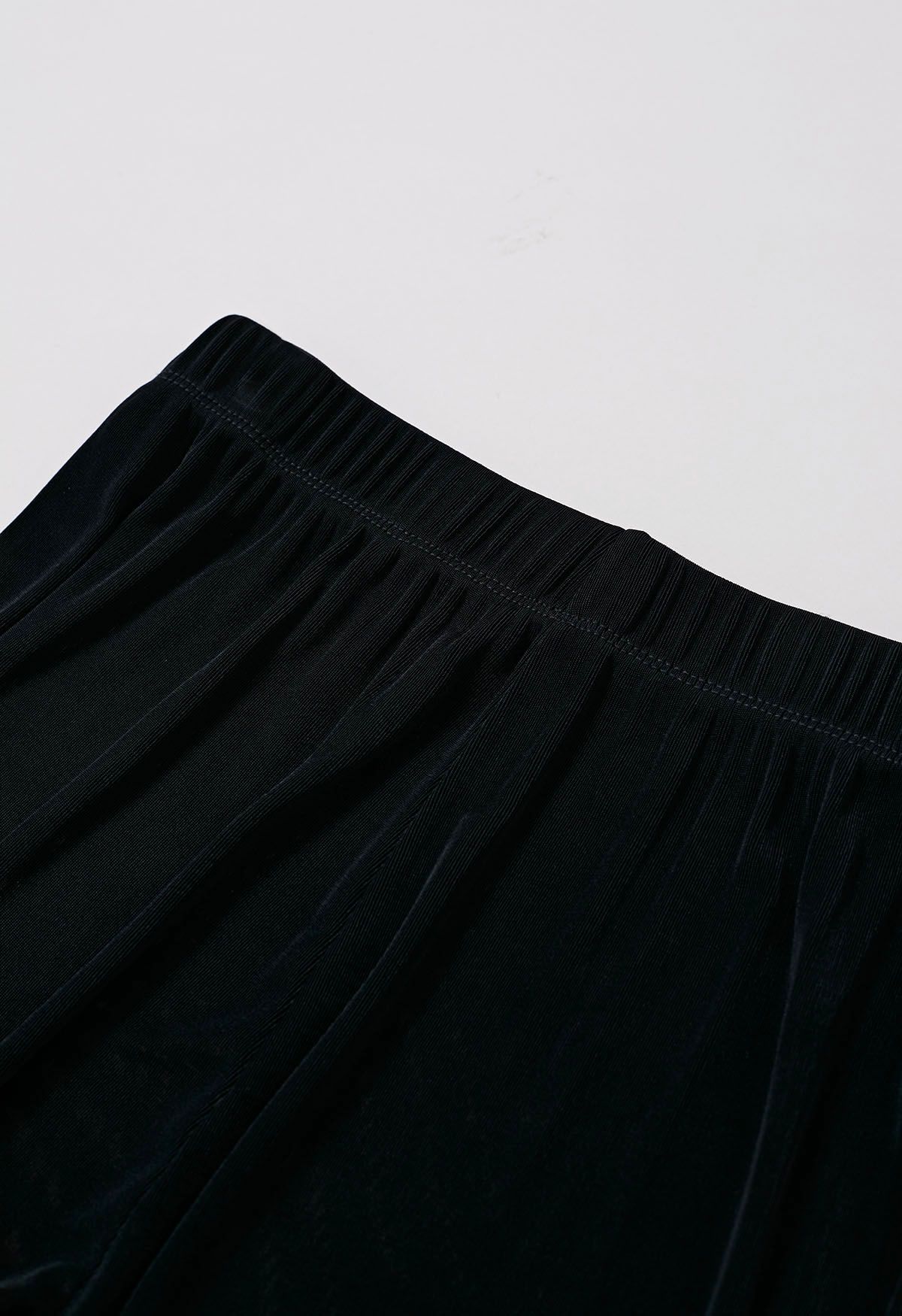 Pantalon coupe décontractée à ourlet évasé en noir