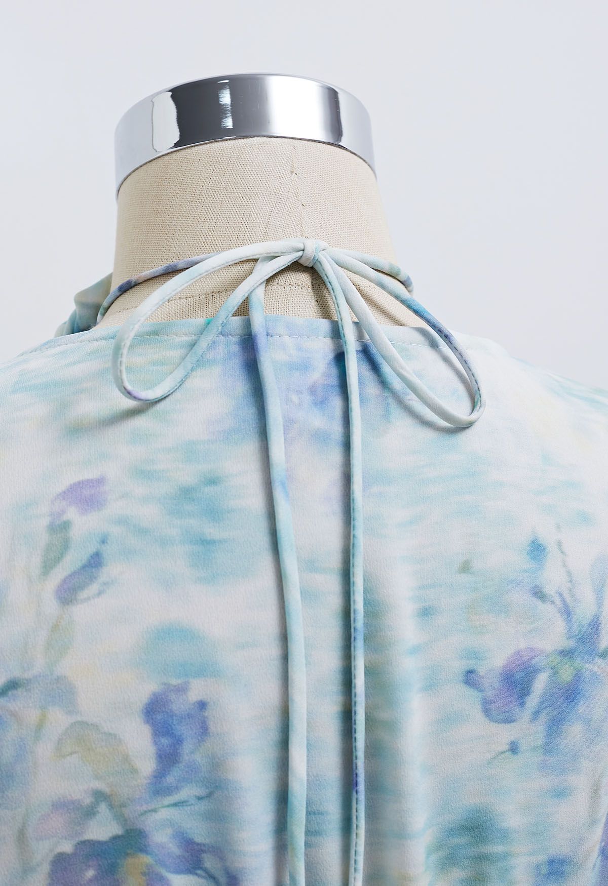 Mini-robe portefeuille à fleurs bleu aquarelle avec tour de cou