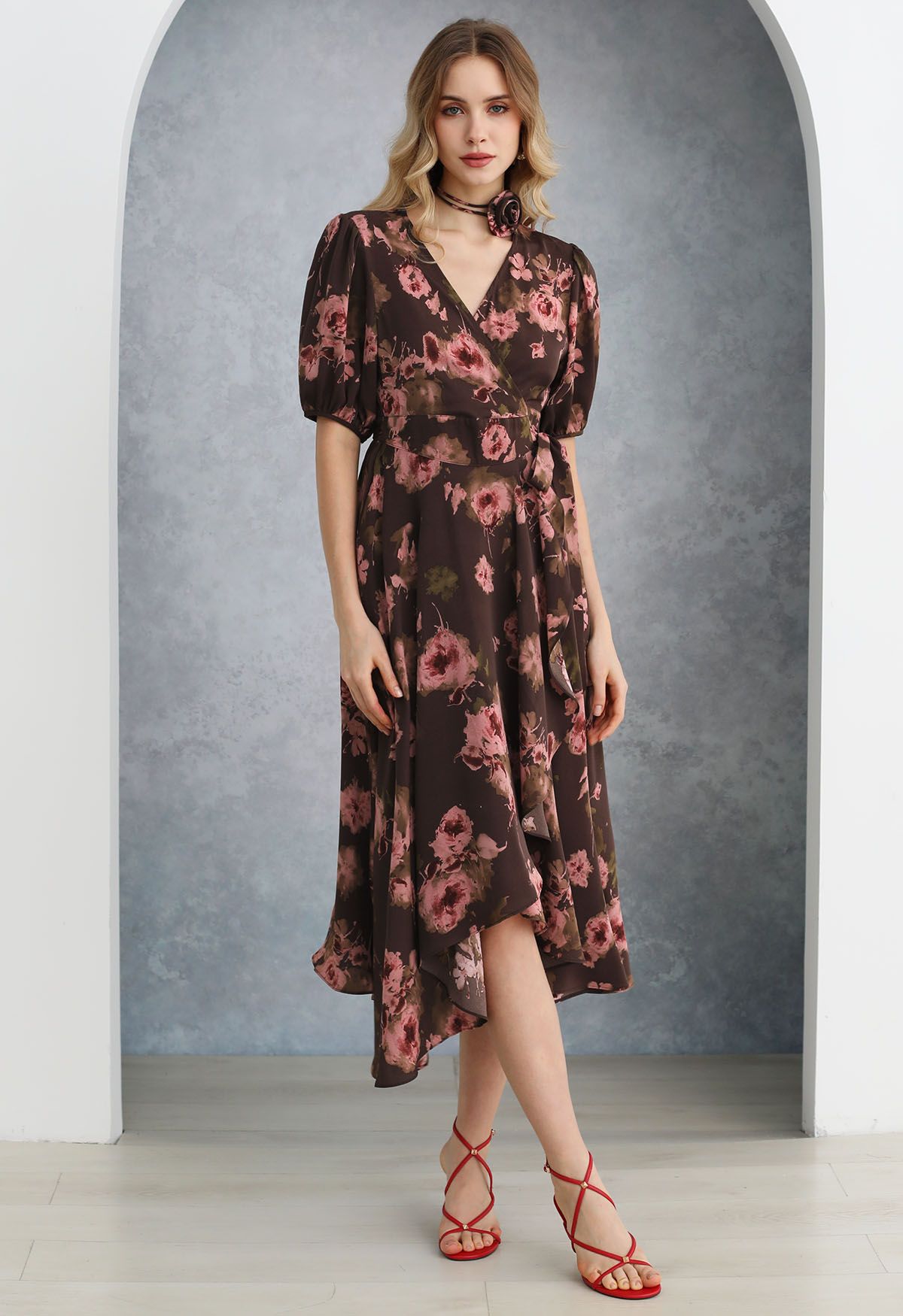 Robe portefeuille mi-longue asymétrique Vintage Bloom avec tour de cou