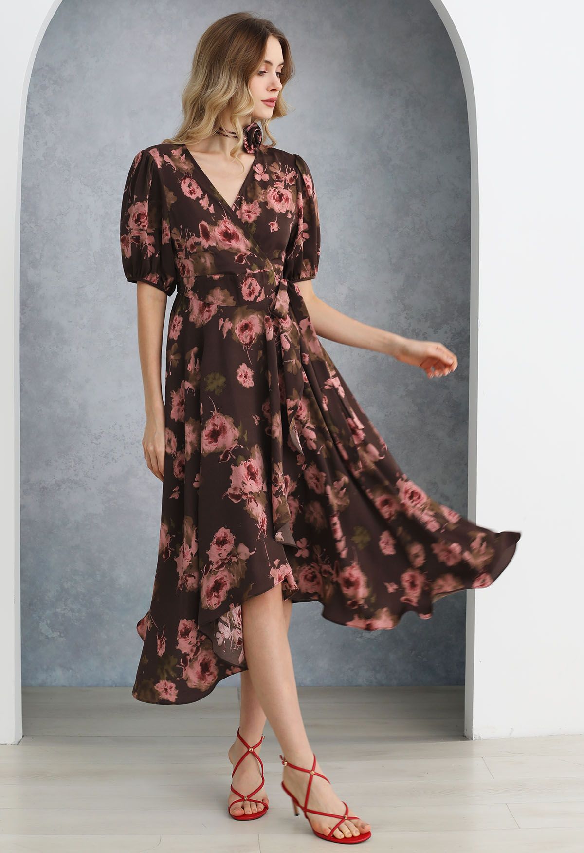 Robe portefeuille mi-longue asymétrique Vintage Bloom avec tour de cou