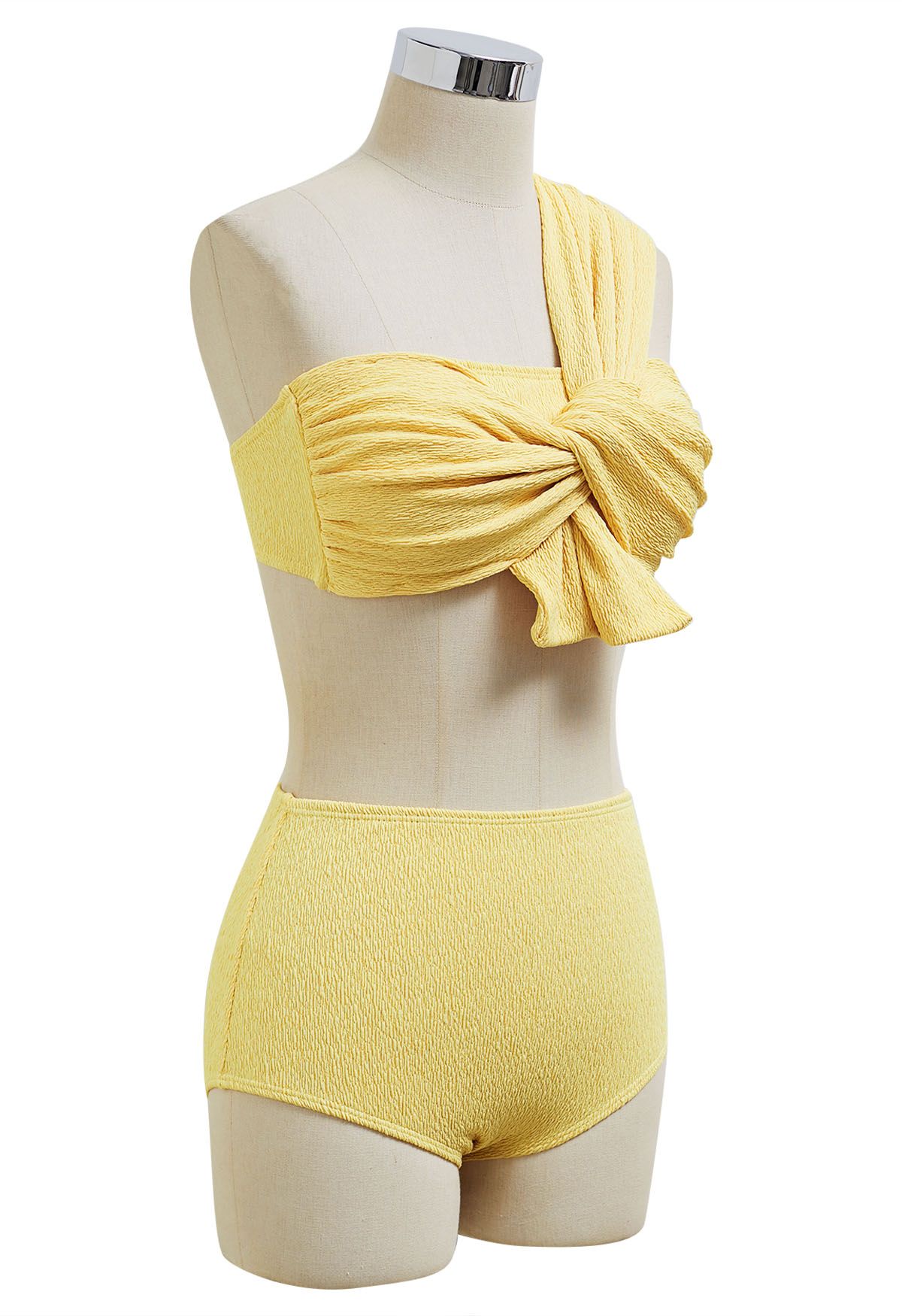 Ensemble de bikini texturé noué à une épaule en jaune