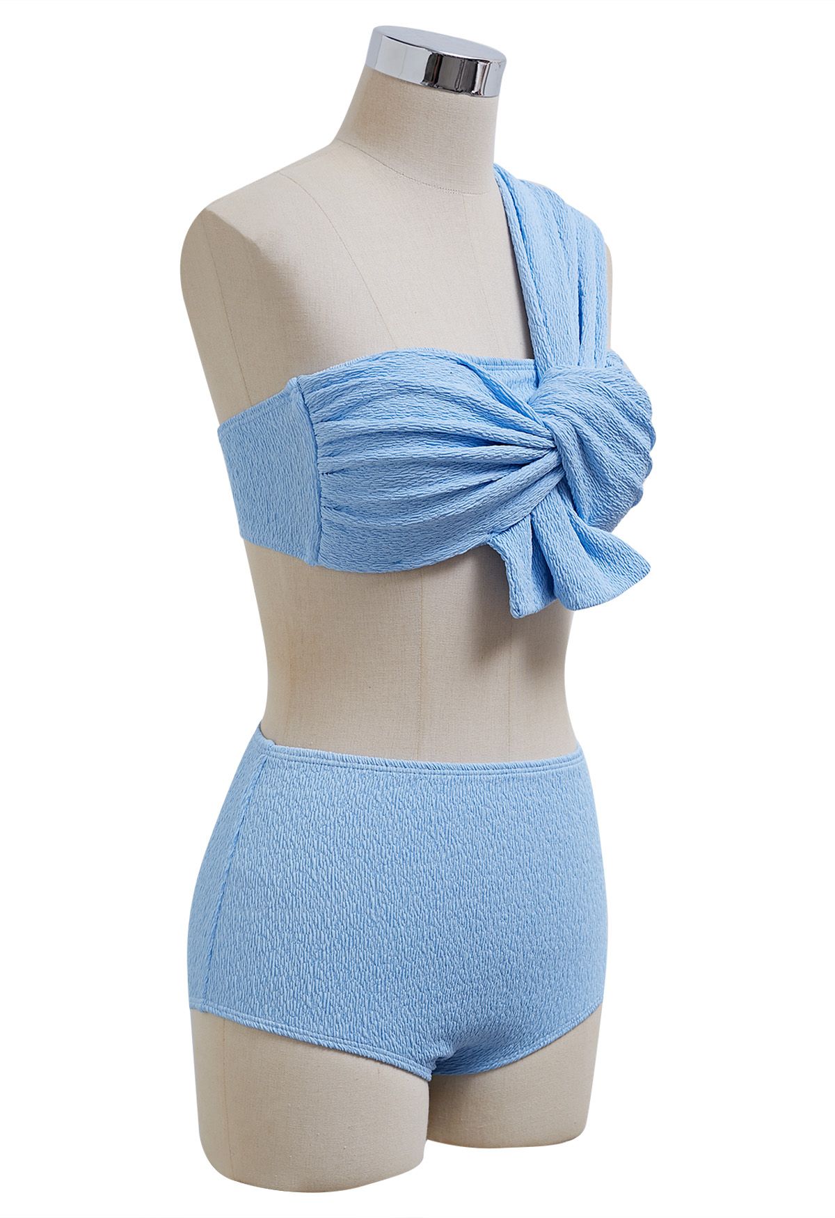 Ensemble de bikini texturé noué à une épaule en bleu