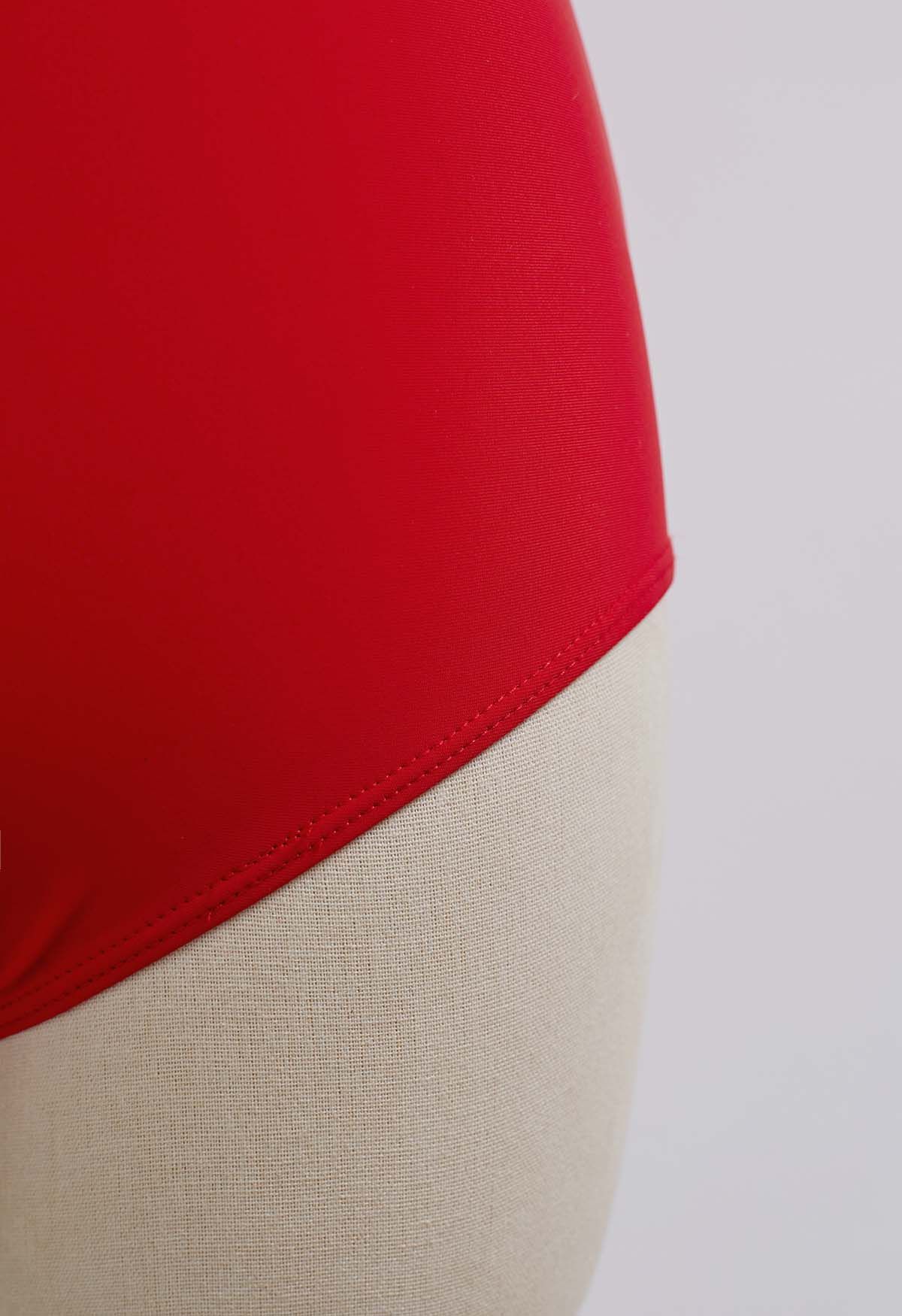 Maillot de bain une pièce asymétrique à nœud doux en rouge