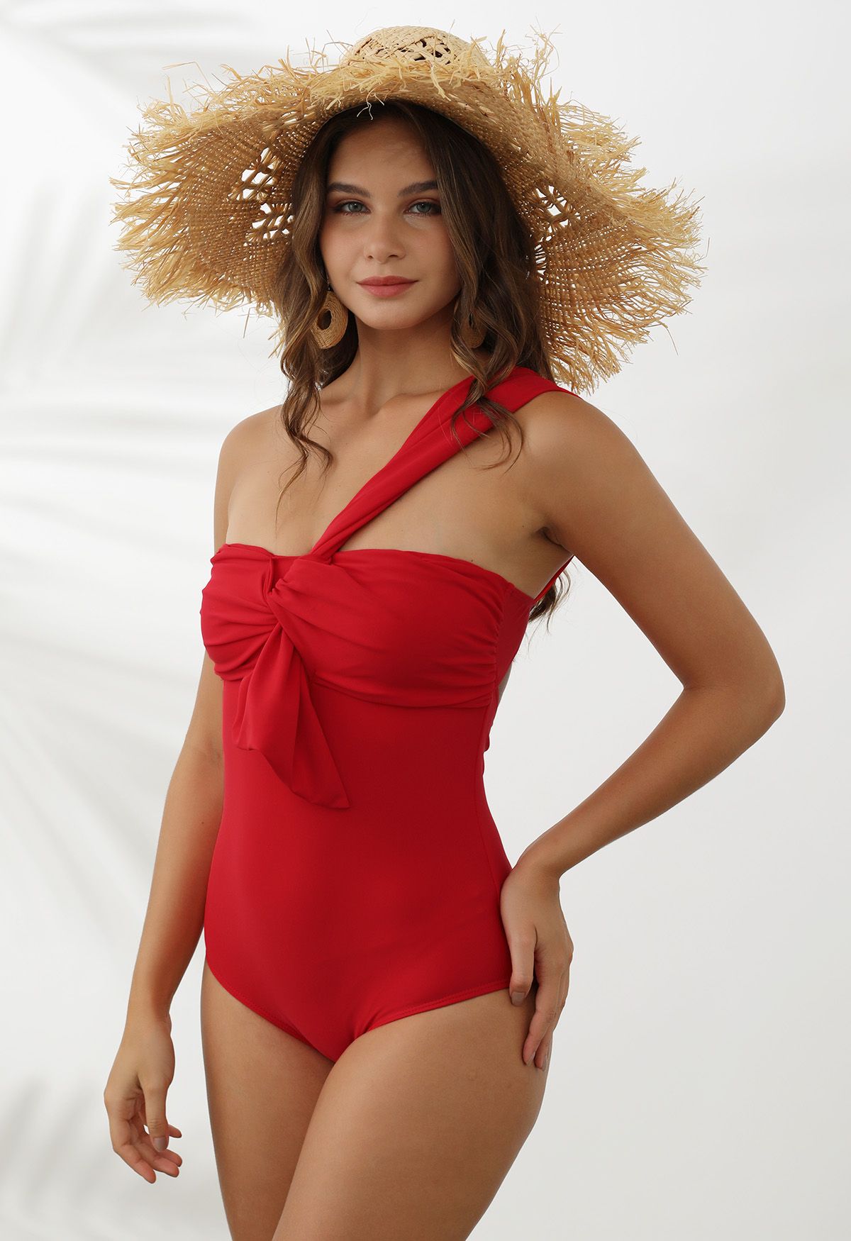 Maillot de bain une pièce asymétrique à nœud doux en rouge