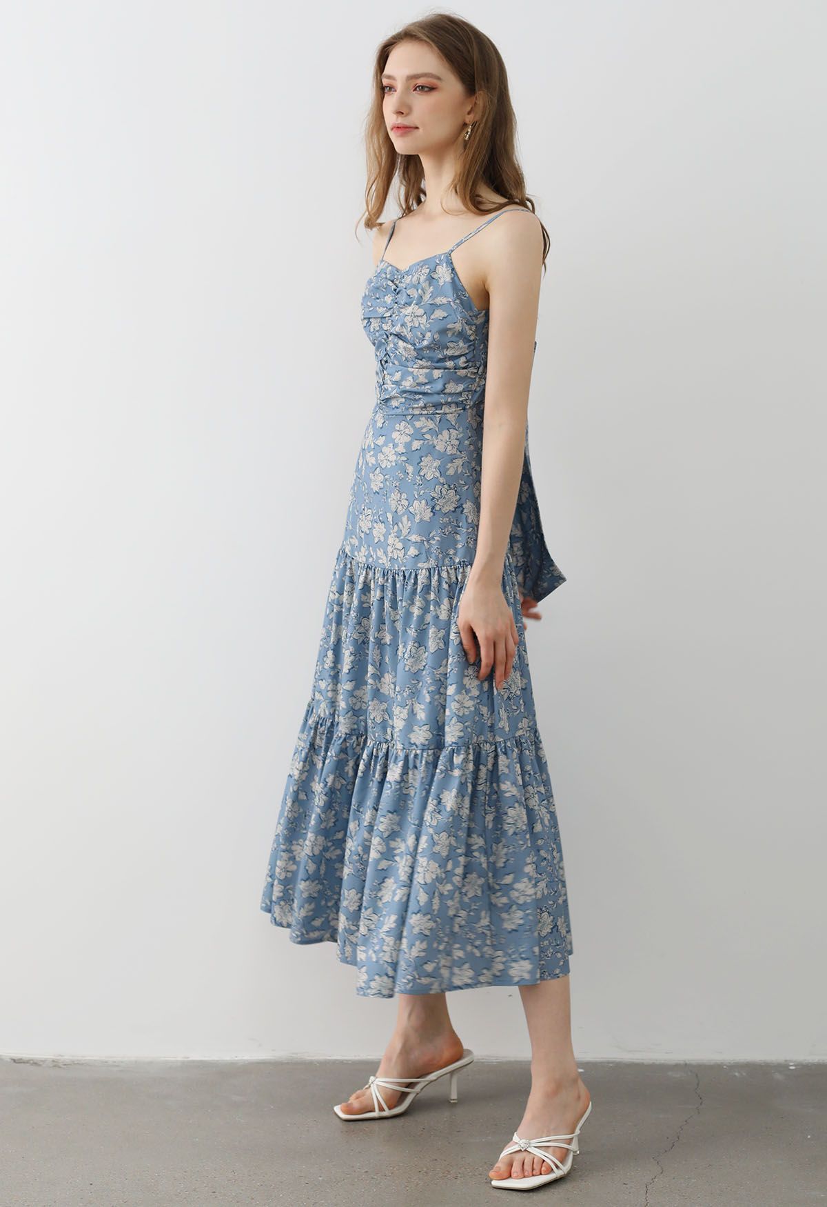 Robe caraco à imprimé floral et nœud papillon au dos en bleu