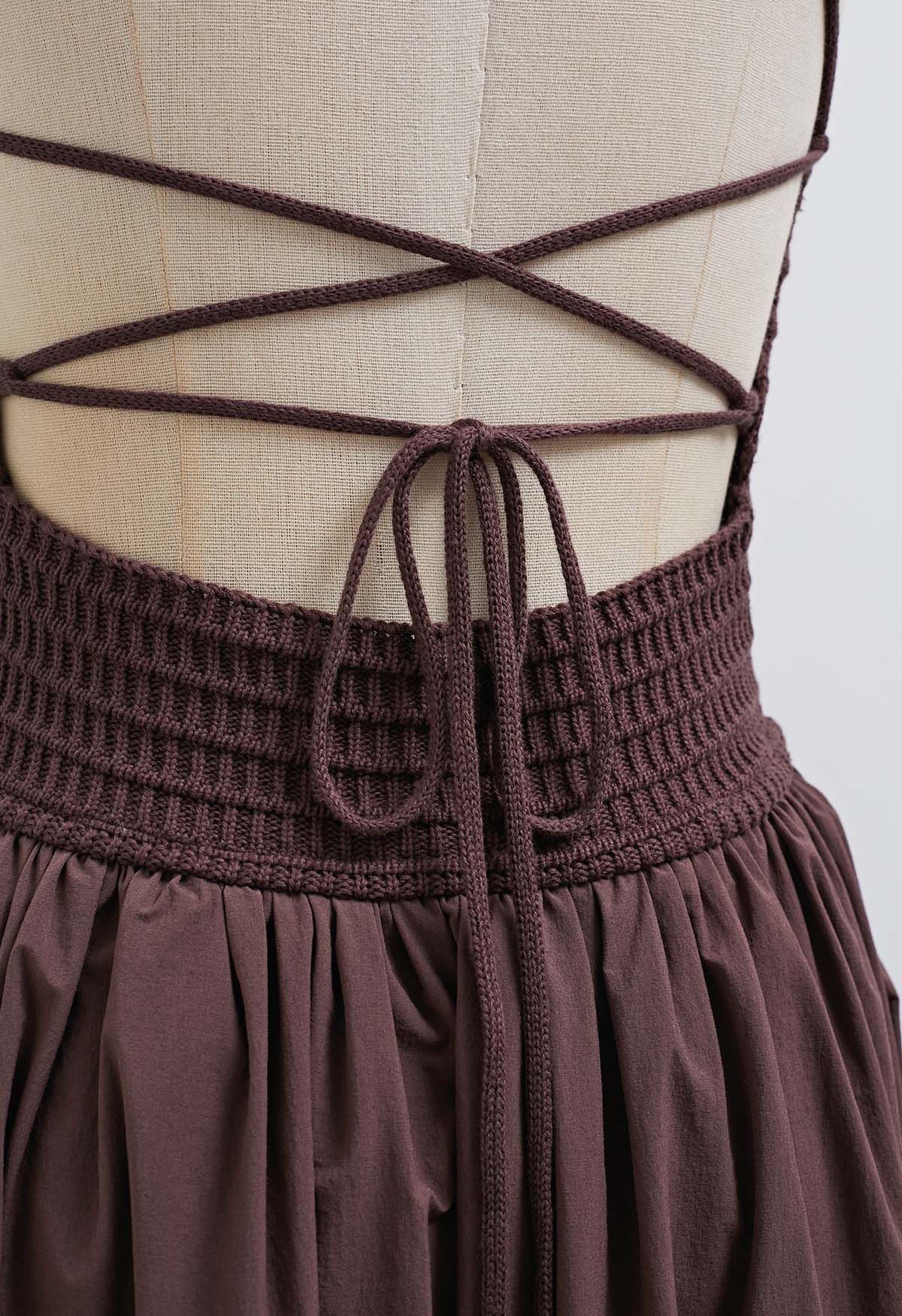 Robe épissée en tricot à lacets dans le dos en marron