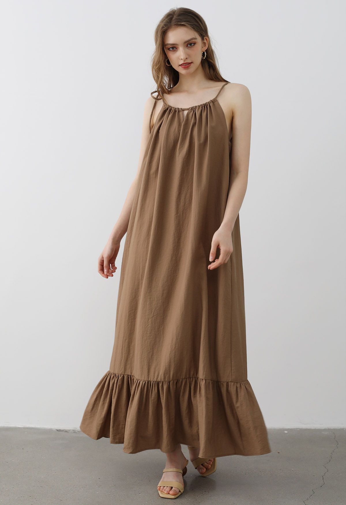 Robe longue à nouer dos nu et ourlet volanté en caramel