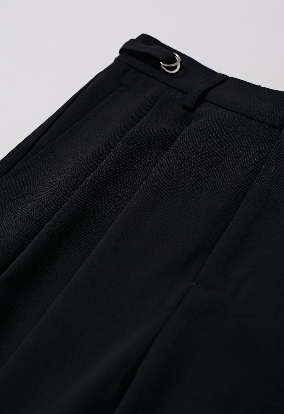 Pantalon Palazzo Plissé à Taille Ceinturée en Noir