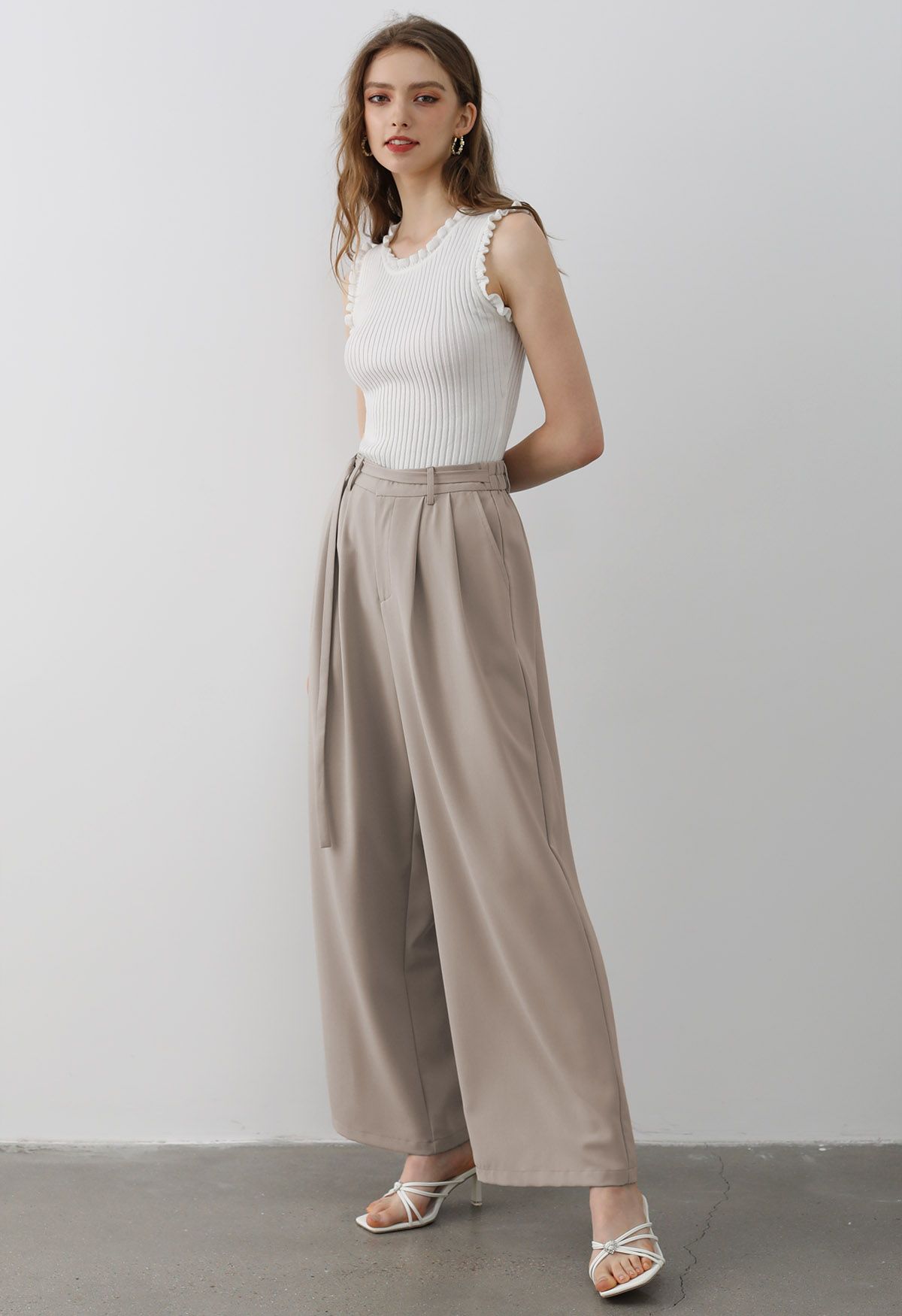 Pantalon Palazzo Plissé à Taille Ceinturée en Kaki